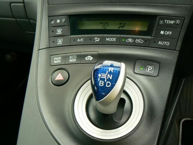 TOYOTA PRIUS 2010 Image 31