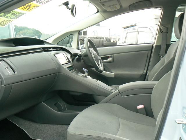 TOYOTA PRIUS 2010 Image 31