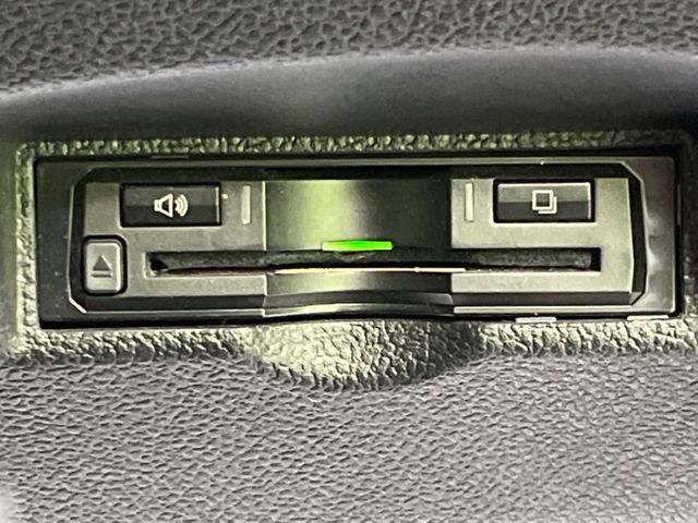 TOYOTA PRIUS 2018 Image 31