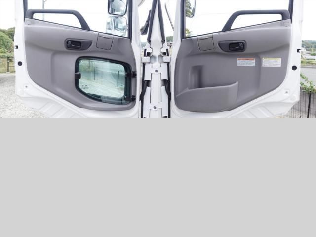 NISSAN DIESEL QUON 2018 Image 31