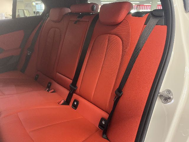 BMW 1SERIES 2023 Image 31