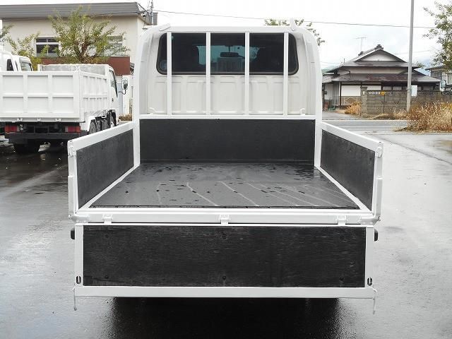 ISUZU ELF 2011 Image 31