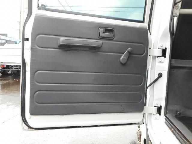 ISUZU ELF 2011 Image 31