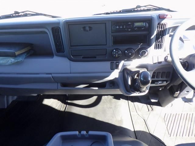 MITSUBISHI CANTER 2015 Image 31