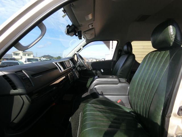 TOYOTA HIACE WAGON 4WD 2023 Image 31