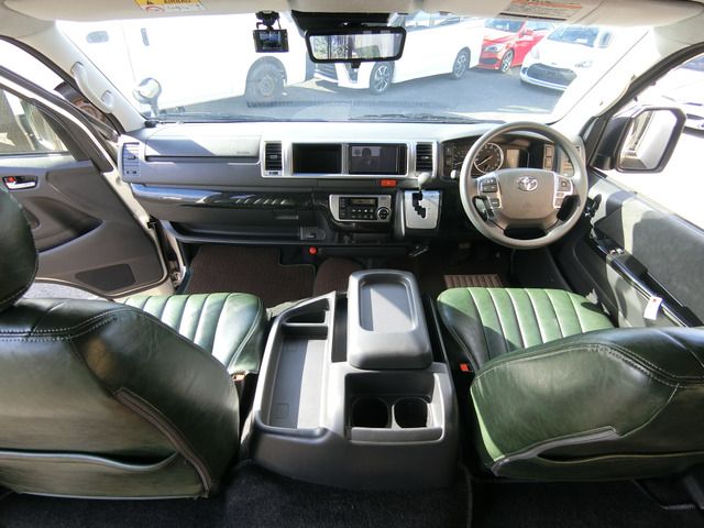 TOYOTA HIACE WAGON 4WD 2023 Image 31