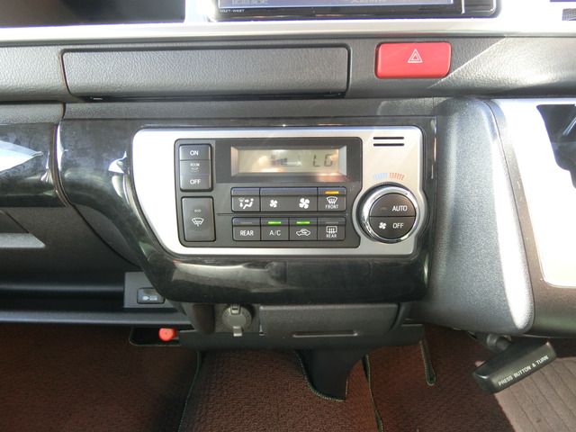 TOYOTA HIACE WAGON 4WD 2023 Image 31
