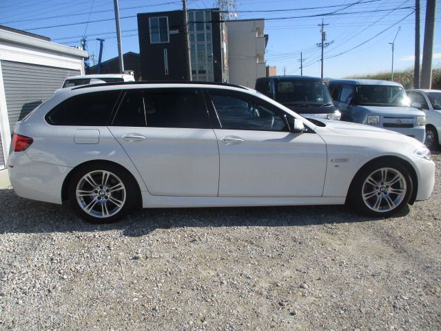 BMW 5SERIES TOURING 2016 Image 31
