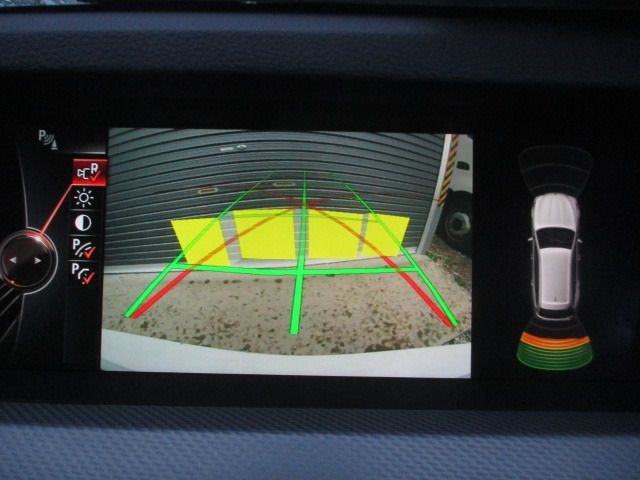 BMW 5SERIES TOURING 2016 Image 31