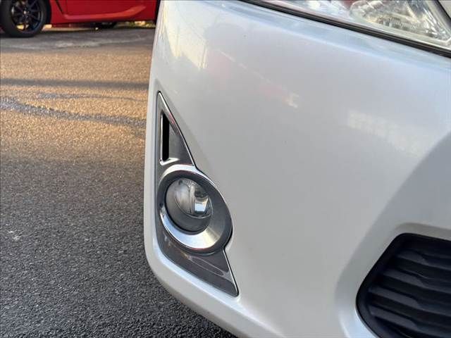 TOYOTA CAMRY HYBRID 2012 Image 31