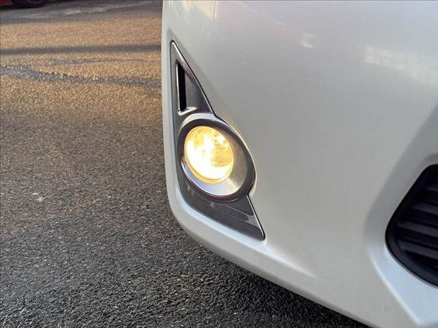 TOYOTA CAMRY HYBRID 2012 Image 31