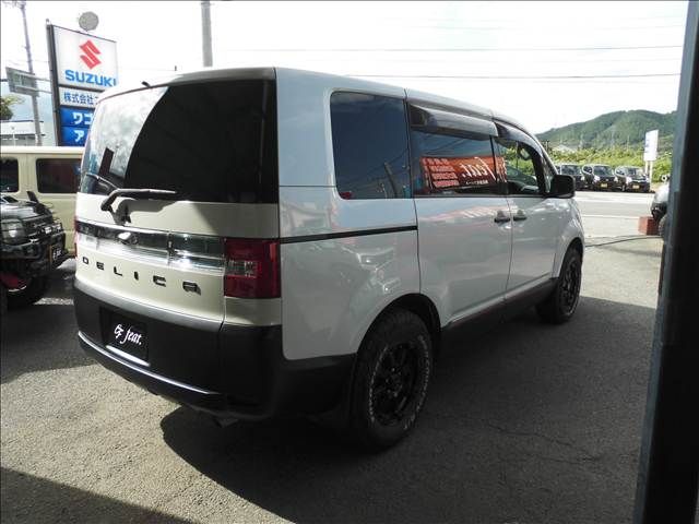 MITSUBISHI DELICA D:5 2WD 2008 Image 31