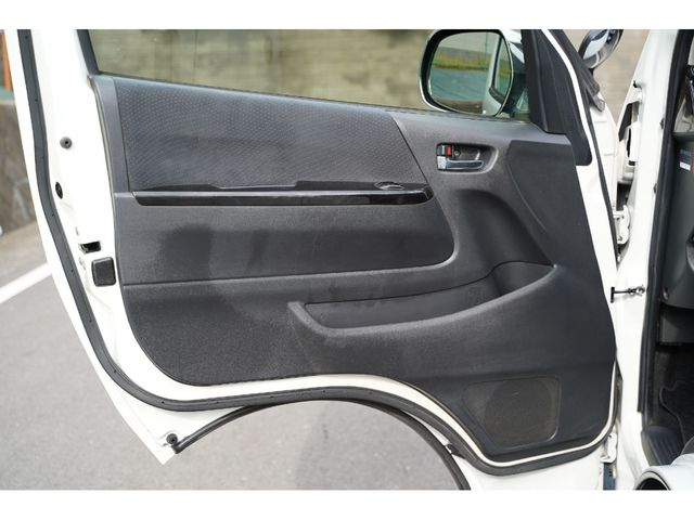 TOYOTA HIACE VAN 2WD 2015 Image 31