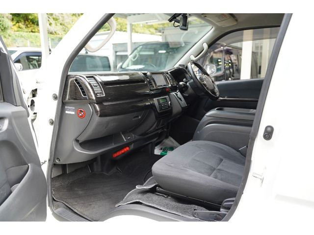 TOYOTA HIACE VAN 2WD 2015 Image 31