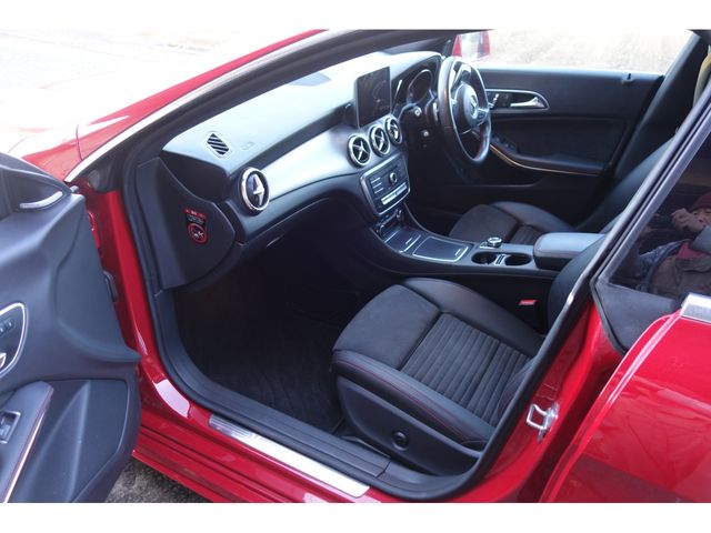 MERCEDES BENZ CLA CL 2019 Image 31