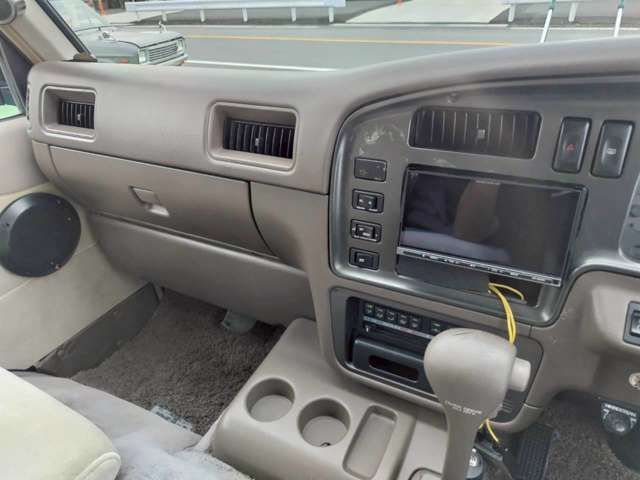 NISSAN CARAVAN COACH 1994 Image 31