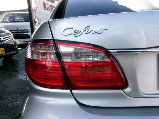 NISSAN CEFIRO 2001 Image 31