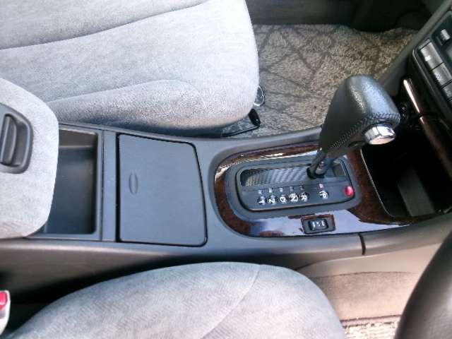 NISSAN CEFIRO 2001 Image 31