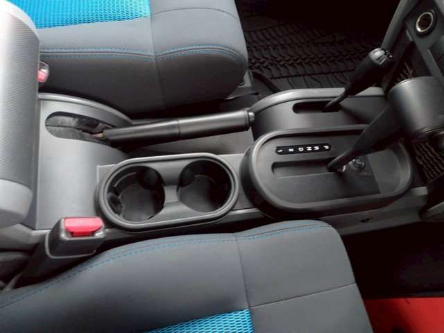 JEEP WRANGLER UNLIMI 2010 Image 31