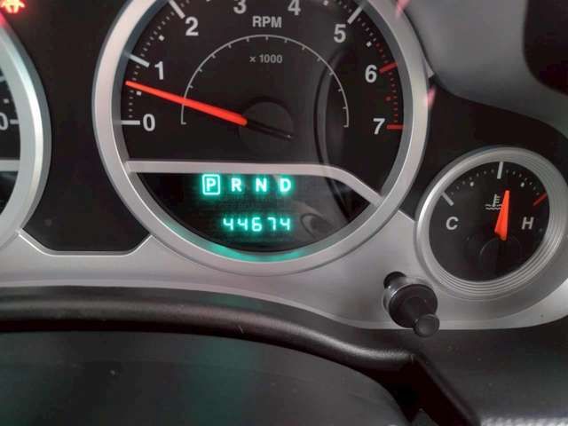 JEEP WRANGLER UNLIMI 2010 Image 31