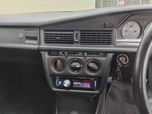 MERCEDES BENZ 190 CL 1991 Image 31