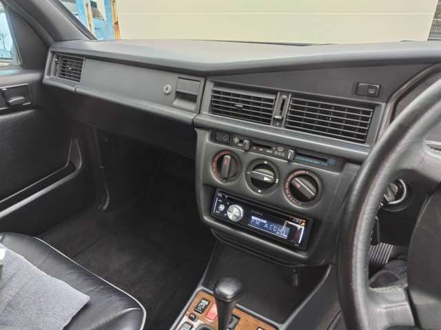 MERCEDES BENZ 190 CL 1991 Image 31