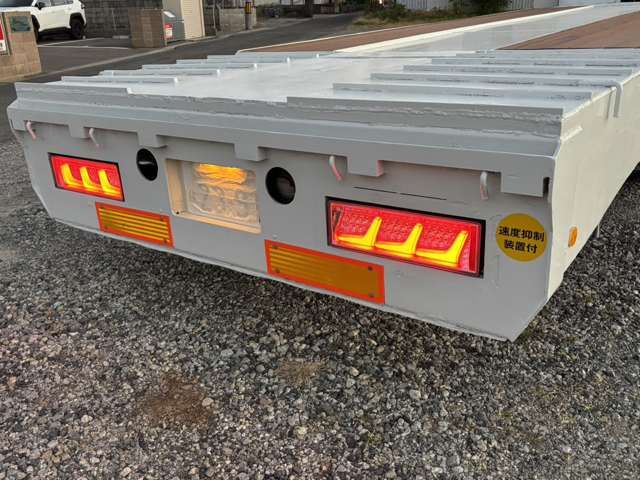 MITSUBISHI FUSOU FIGHTER 2007 Image 31