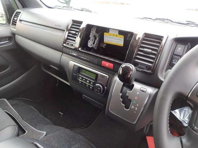 TOYOTA HIACE VAN 2WD 2025 Image 31