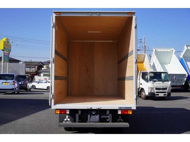 MITSUBISHI CANTER 2023 Image 31