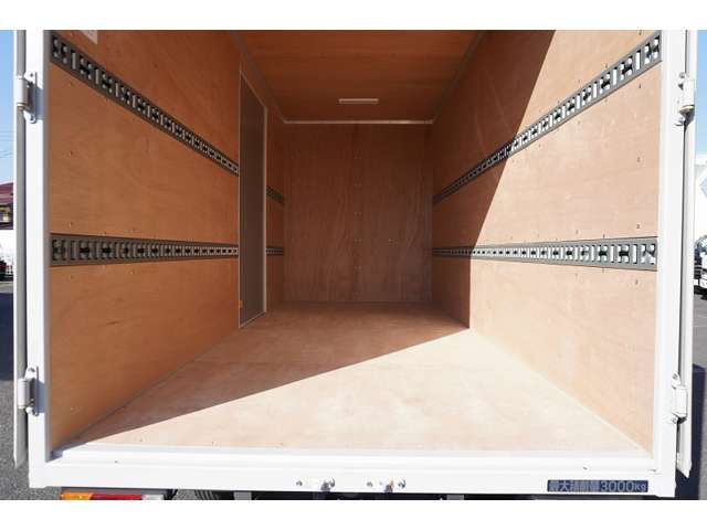 MITSUBISHI CANTER 2023 Image 31