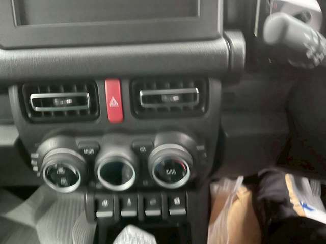 SUZUKI JIMNY NOMADE 2025 Image 31