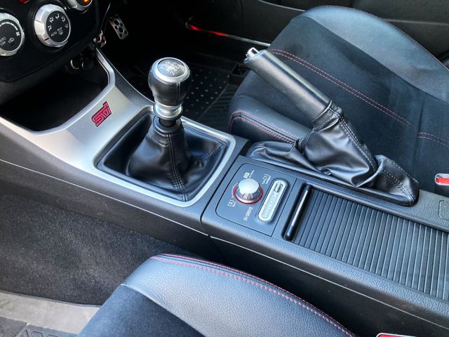 SUBARU IMPREZA WRX 5DOOR 2013 Image 31