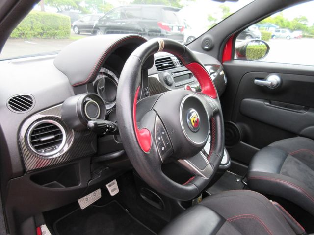 FIAT ABARTH 695 2011 Image 31