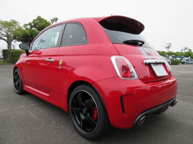 FIAT ABARTH 695 2011 Image 31