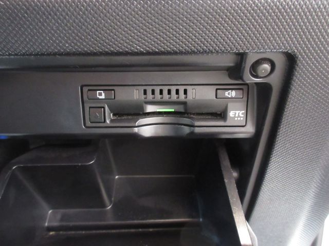 TOYOTA ESTIMA 2016 Image 31