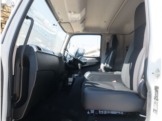 MITSUBISHI FUSOU FIGHTER 2023 Image 31