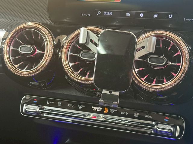 MERCEDES BENZ GLB 2023 Image 31