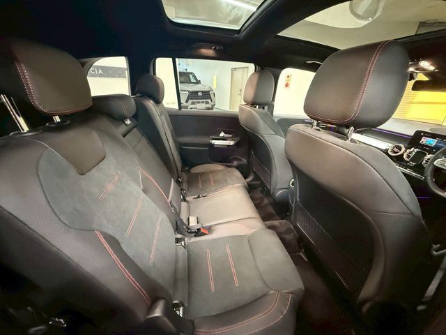 MERCEDES BENZ GLB 2023 Image 31