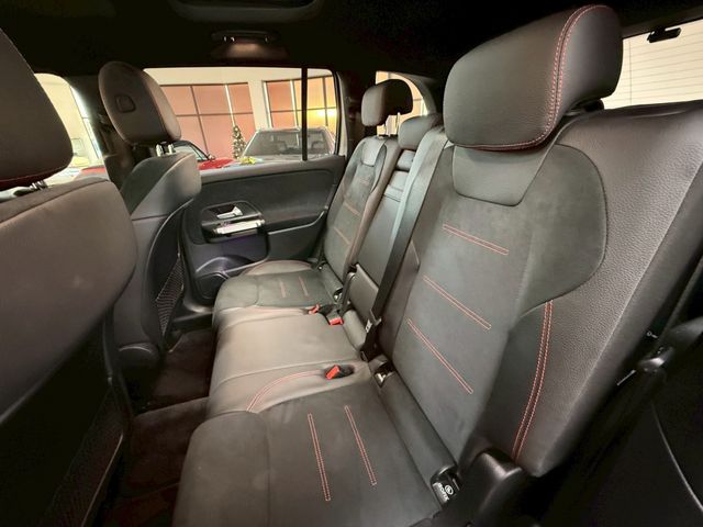 MERCEDES BENZ GLB 2023 Image 31