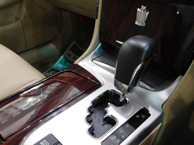 TOYOTA CROWN SEDAN 2012 Image 31