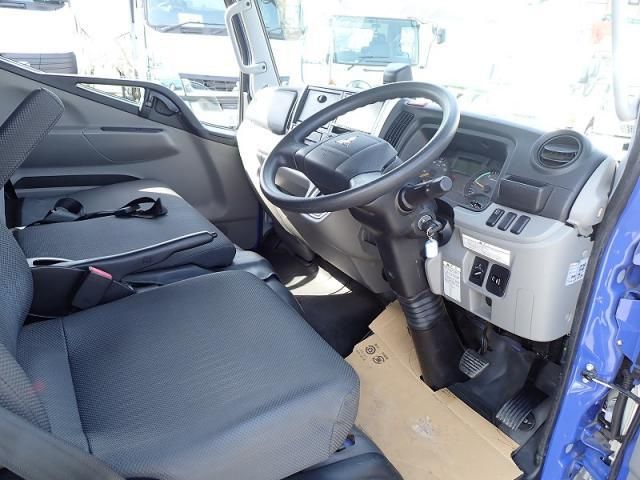 MITSUBISHI CANTER 2018 Image 31