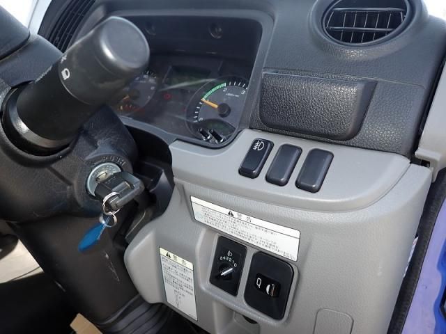 MITSUBISHI CANTER 2018 Image 31