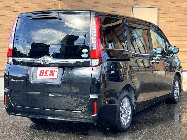 TOYOTA ESQUIRE 2015 Image 31