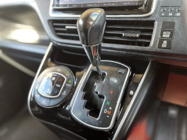 TOYOTA ESQUIRE 2015 Image 31