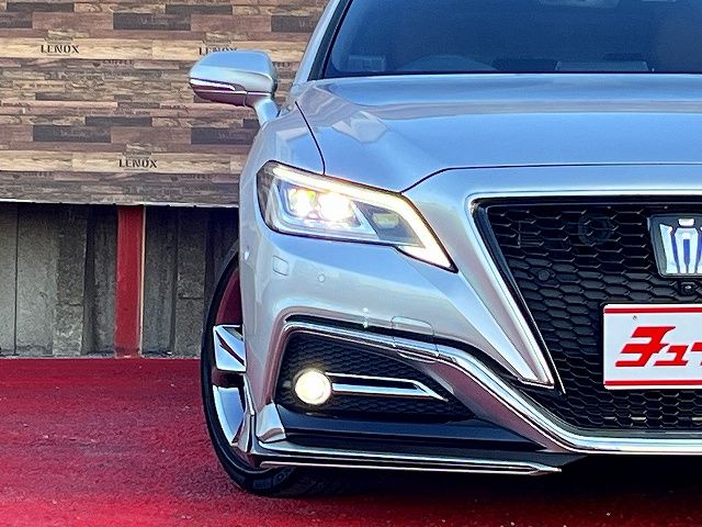 TOYOTA CROWN SEDAN HYBRID 2019 Image 31