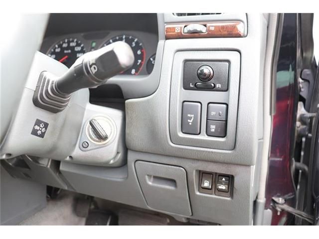 NISSAN CEDRIC SEDAN 2000 Image 31