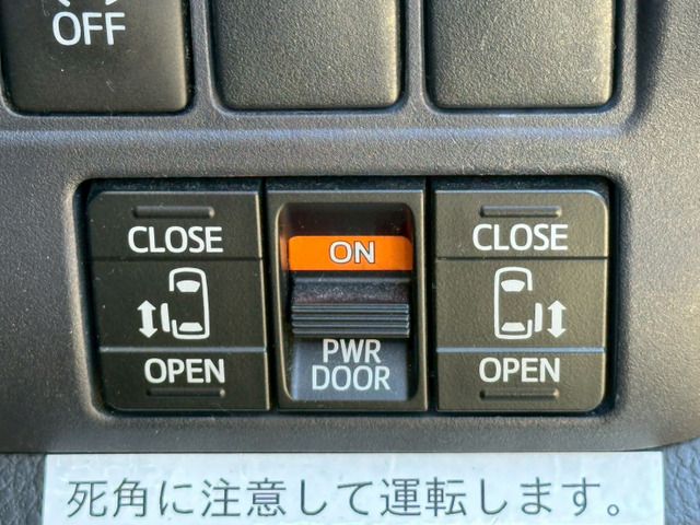 TOYOTA VOXY 2015 Image 31