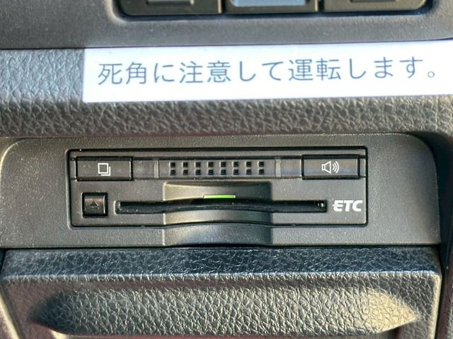 TOYOTA VOXY 2015 Image 31