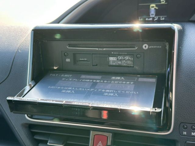 TOYOTA VOXY 2015 Image 31