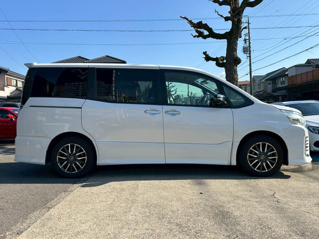 TOYOTA VOXY 2015 Image 31